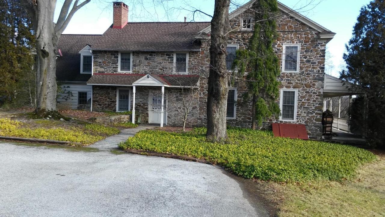 1732 Folke Stone Bed And Breakfast West Chester Eksteriør billede