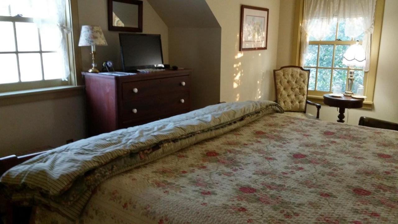 1732 Folke Stone Bed And Breakfast West Chester Eksteriør billede